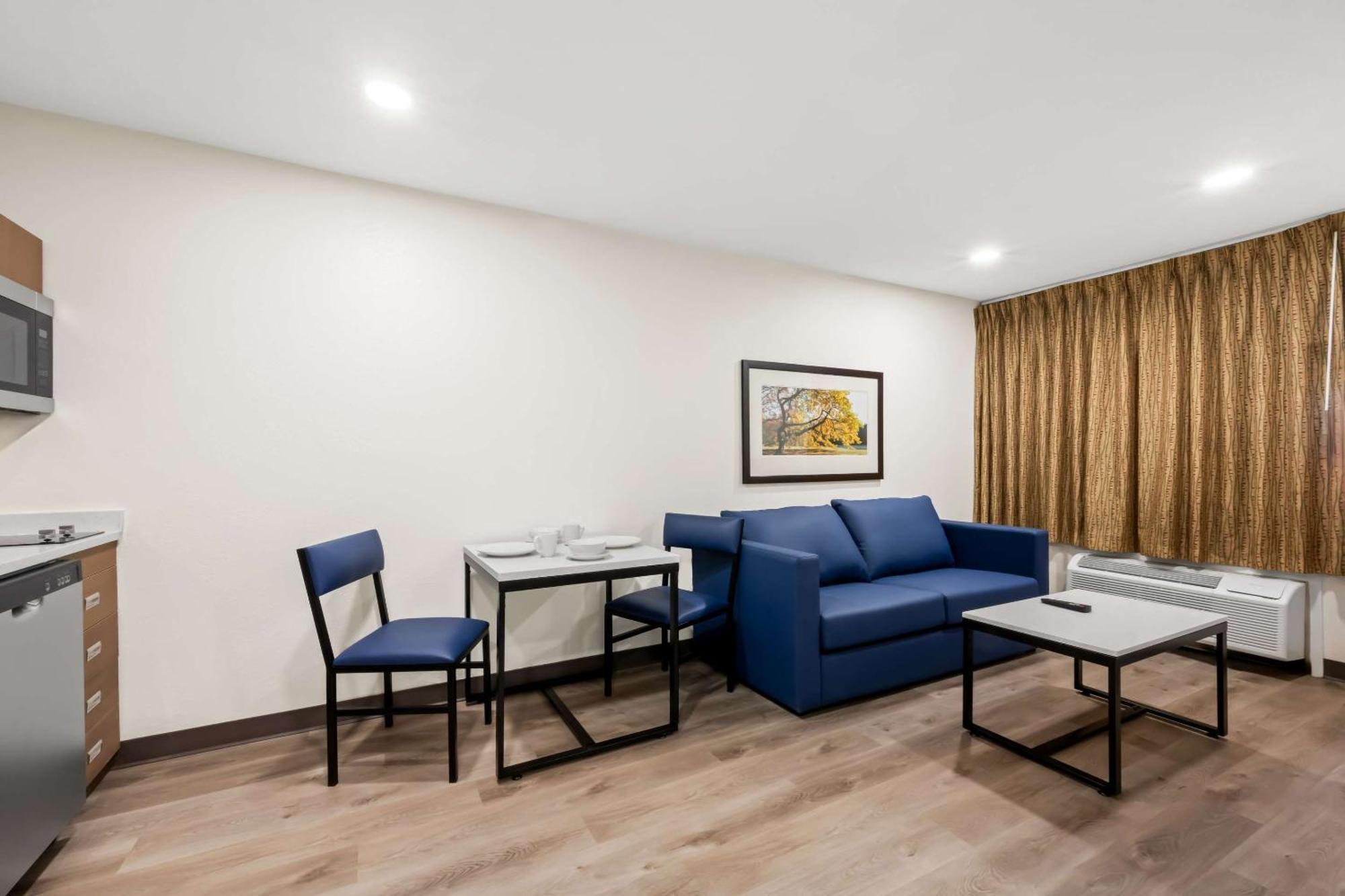 Mainstay Suites Raleigh North Exterior photo